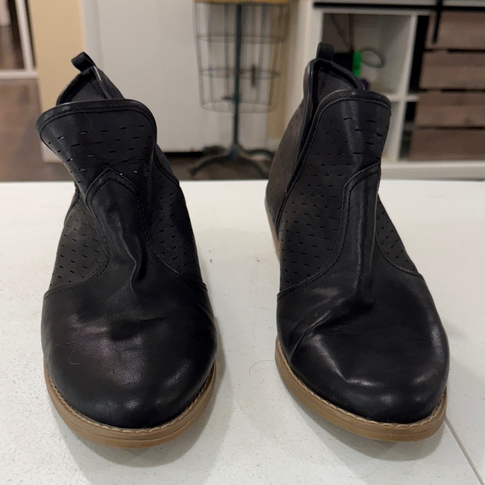 Report Black Ankle Booties